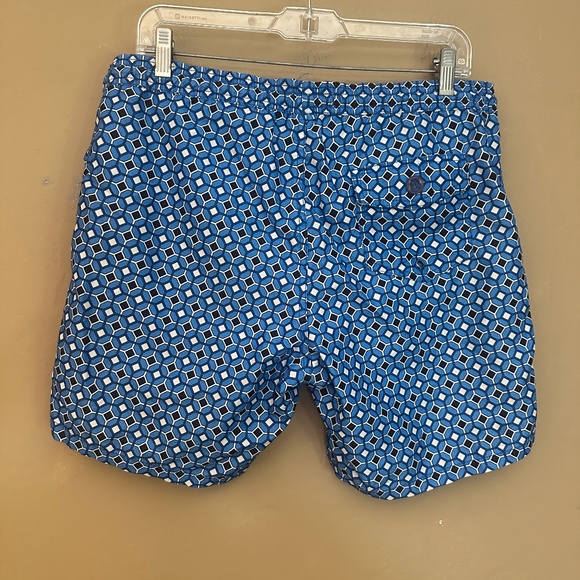 Mr Swim Swim Trunks Small 30-36" waist 7" inseam Gently worn 100% polyester - Picture 3 of 4